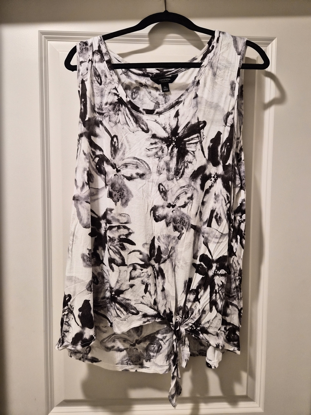 Simply Vera Vera Wang Black and White Floral Tie-Front Tank